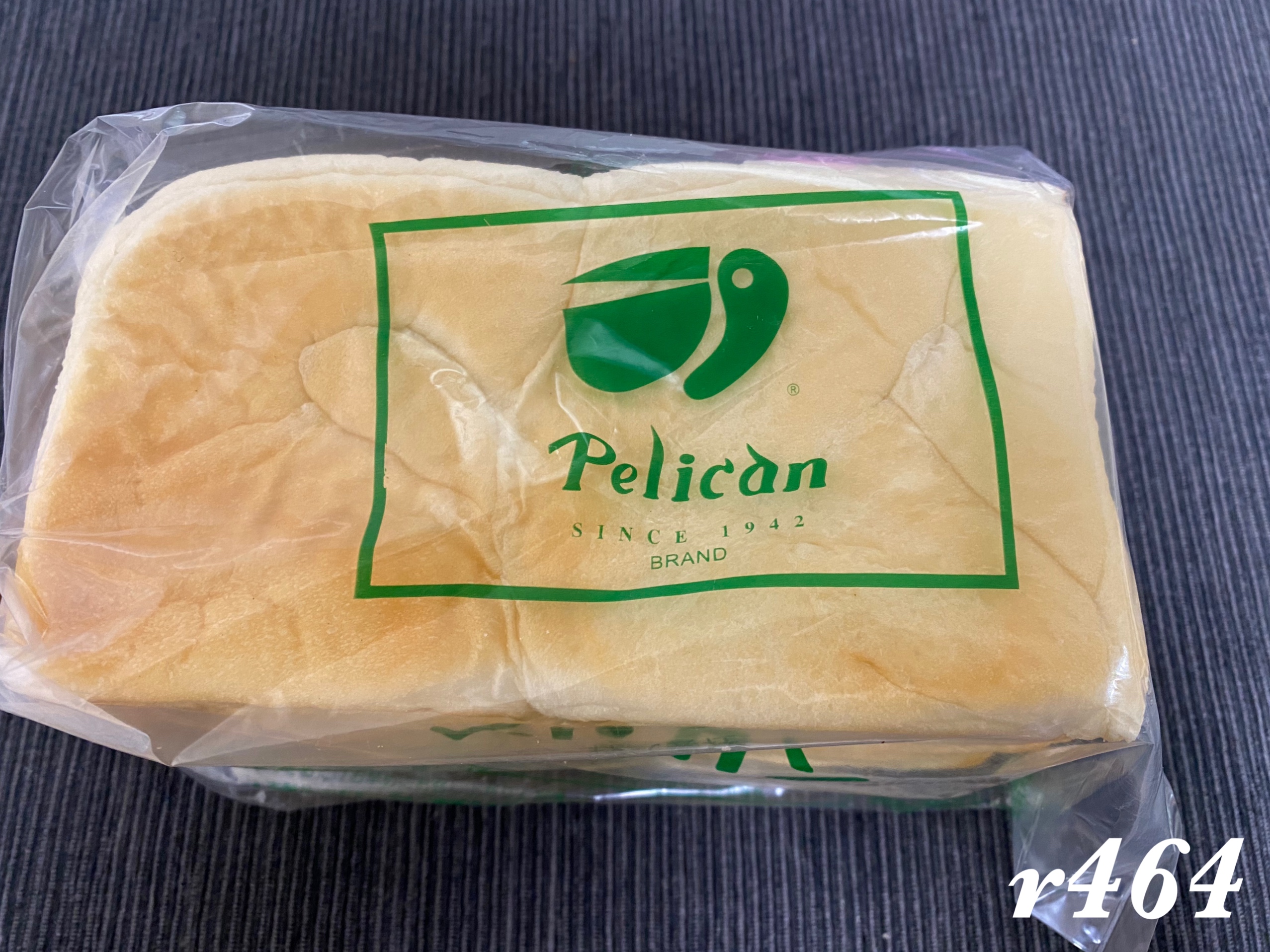 ペリカンの食パンを購入！